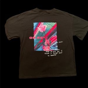 Black graphic design T-shirt 🌹